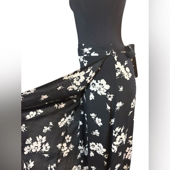 GAP Black and White Wrap Midi Skirt for Cocktail - Picture 3 of 11